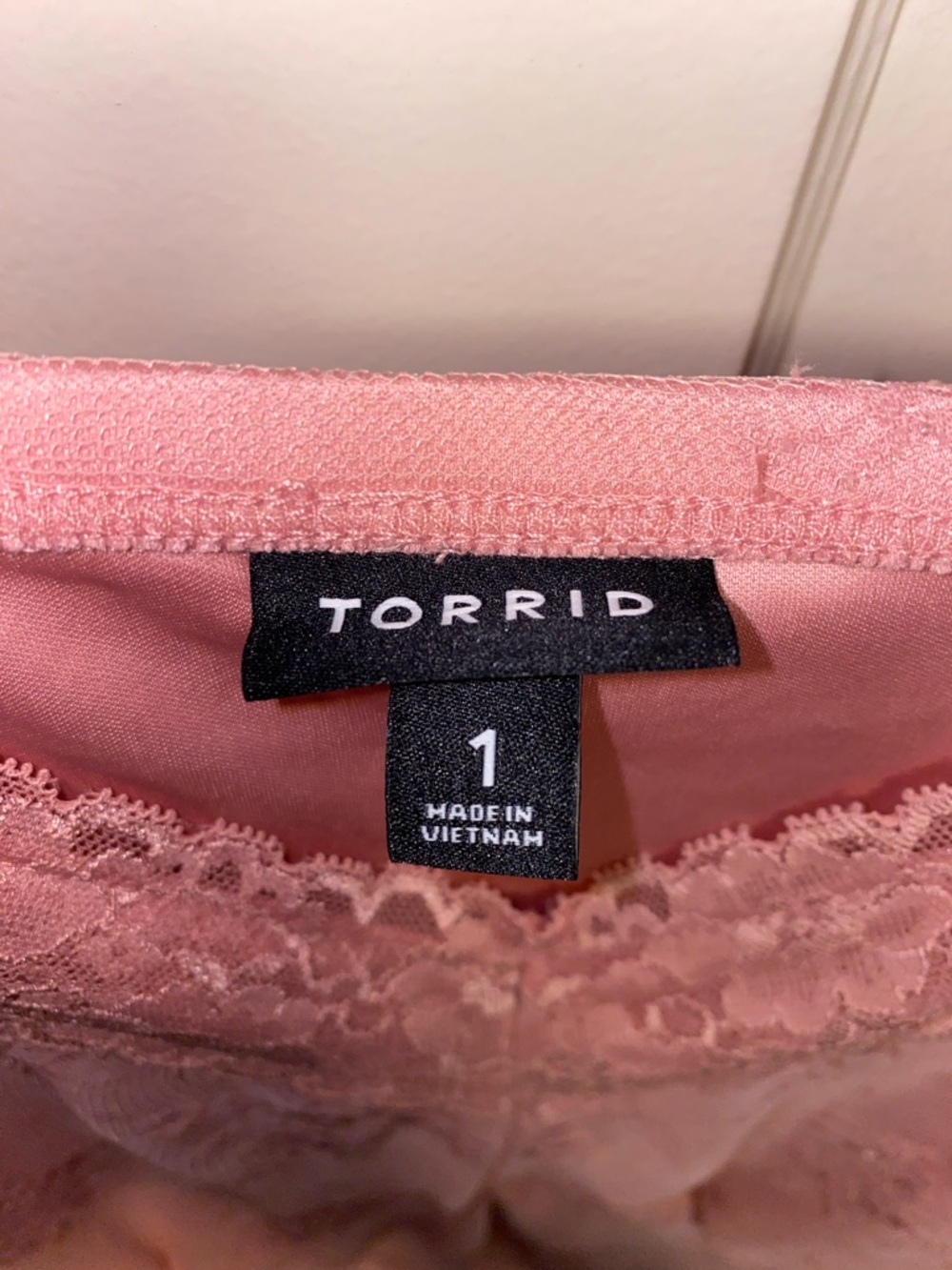 Torrid Size 1X Pink Lace Sweetheart Cami - Picture 3 of 9